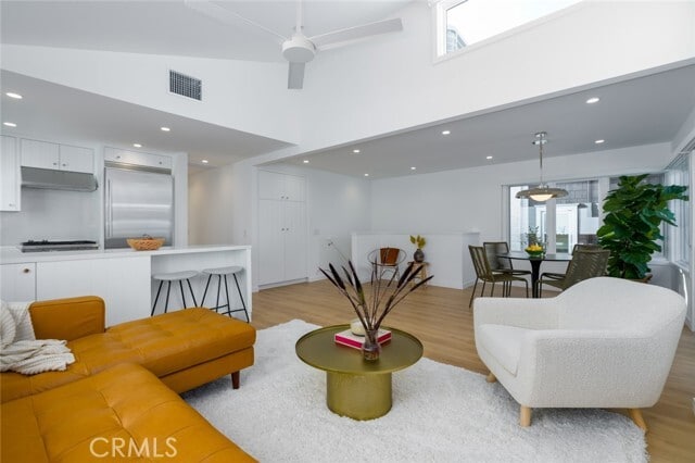 Foto del edificio - 710 Heliotrope Ave