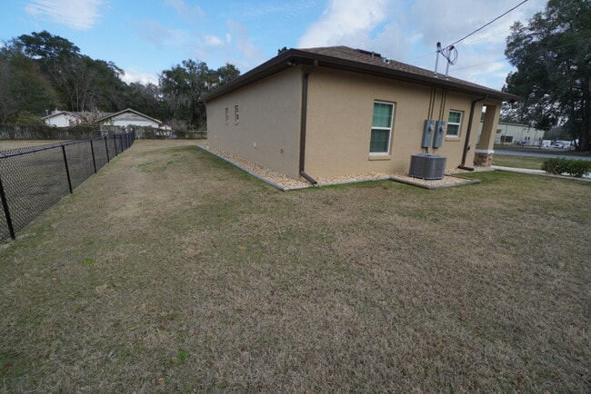 Foto del edificio - 2151 NW 7th St