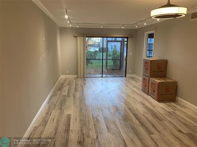Building Photo - 2950 Olivewood Terrace