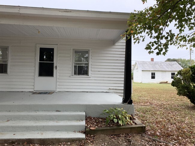 Building Photo - 98 Toms Rd