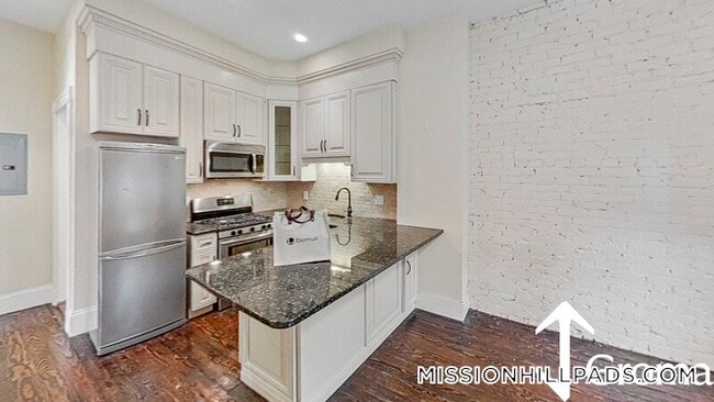 Building Photo - 1536 Tremont St