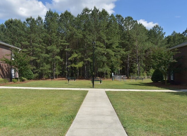 Building Photo - 3 Bed 3 Bath Apartment at University Park