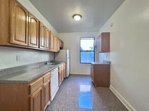 1803 Riverside Dr