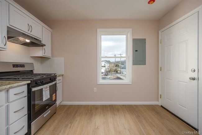 Foto del edificio - 72 S Main St