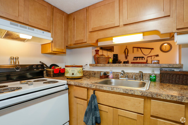 2 Bedroom - Kitchen - Dogwood Apartments