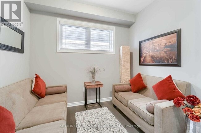 Building Photo - 68 Wannamaker Cres