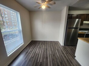 Building Photo - 206 W Montgomery St