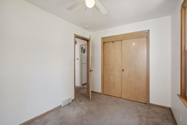 Foto del edificio - 2104-2106 E 58th St