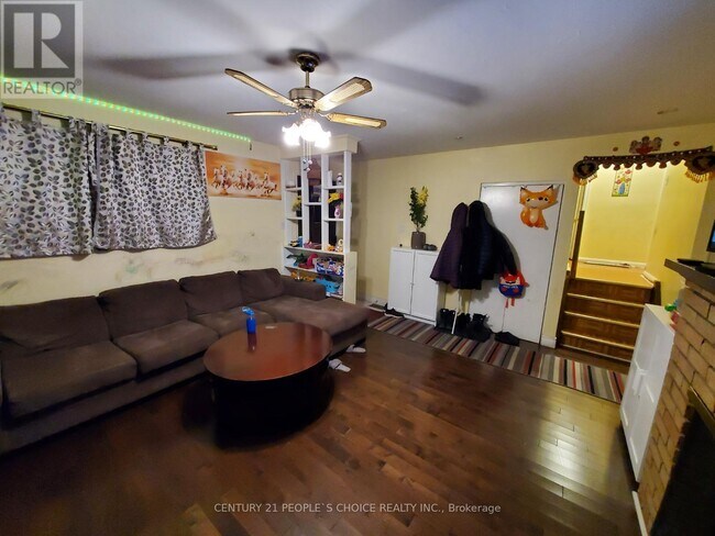 Building Photo - 944 Midland Ave