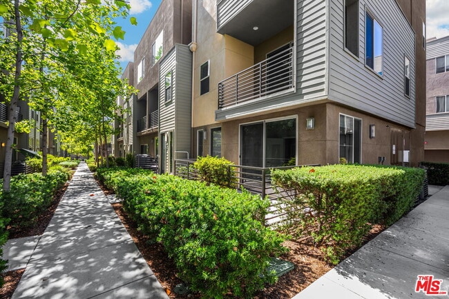 Building Photo - 746 Farrier Wy