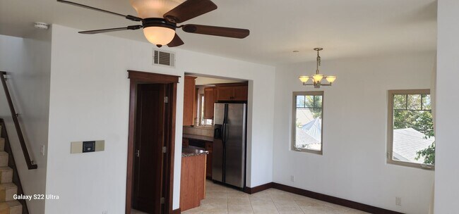 Foto del edificio - Spacious and freshly updated 2 bedroom, 2 ...