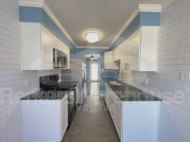 Building Photo - 4641 Merrimac Ln
