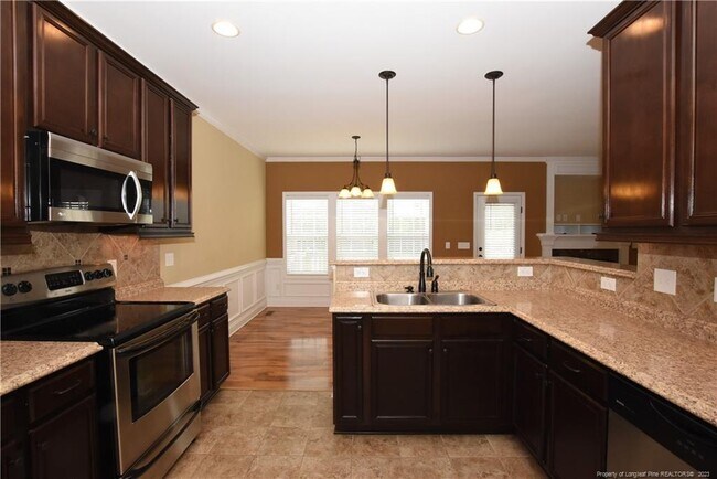 Building Photo - 136 Silverthorne Dr