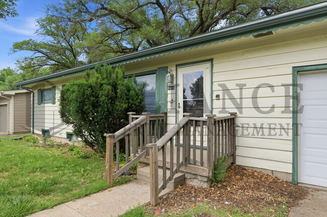 Building Photo - 1415 N Prairie Ln