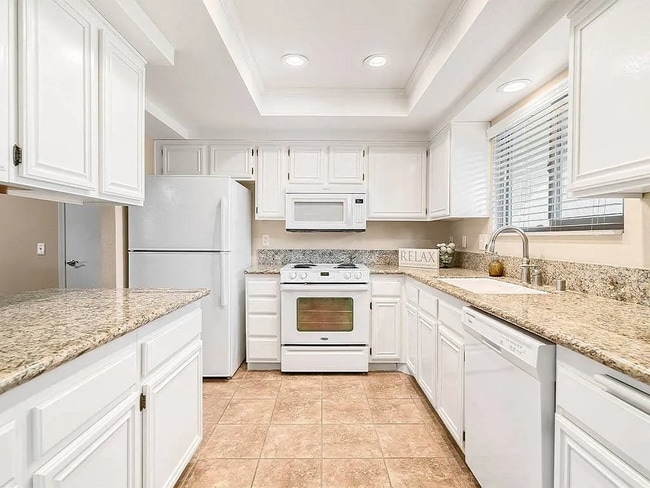 Foto del edificio - 21495 Lemay Dr