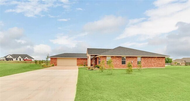 Foto del edificio - 640 SW Dani Ann Ln