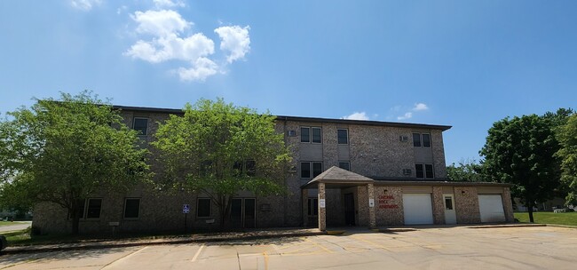 Building Photo - 200 State Street