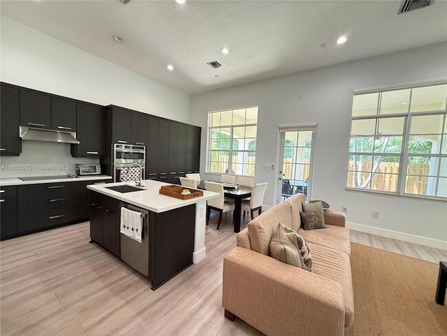 Foto del edificio - 11339 NW 71st St