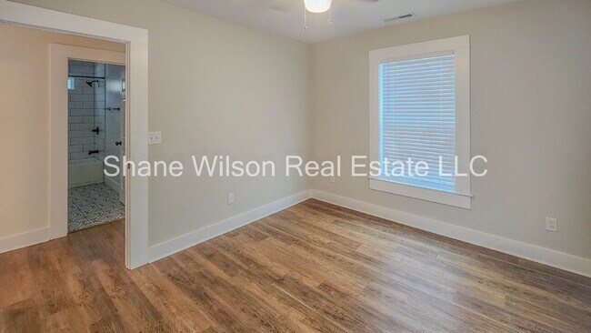 Foto del edificio - Beautiful 3 bed/ 2 bath home!! Newly remodeled with all updated appliances. Fenced in back yard!!