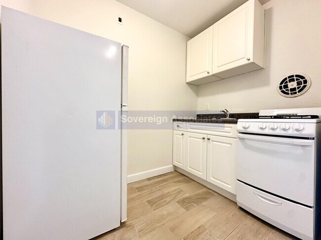Building Photo - 2940 East 196th Street