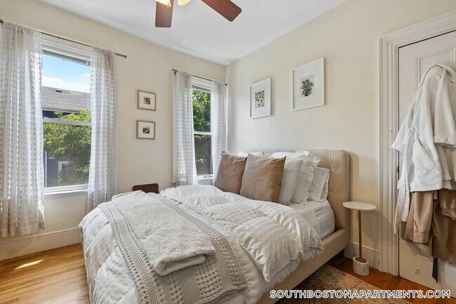 Foto del edificio - 393 E 5th St