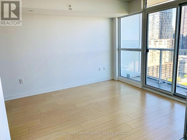 Building Photo - 75-2975 Queens Wharf Rd