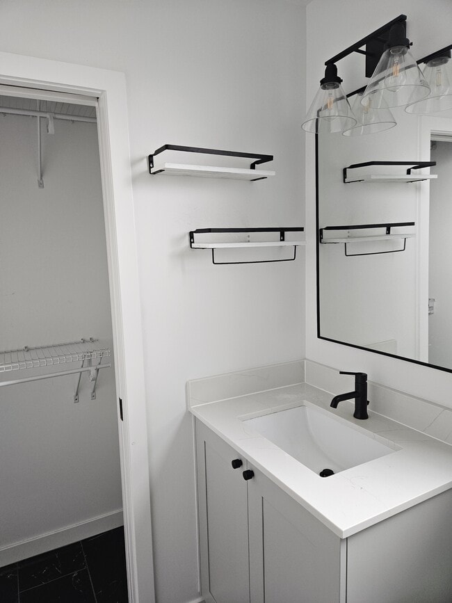 Building Photo - 4610 Woodland Park Ave N