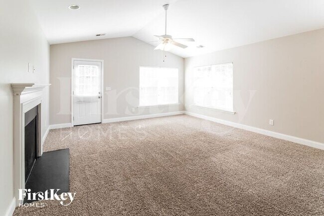 Foto del edificio - 108 Farm Quarters Dr