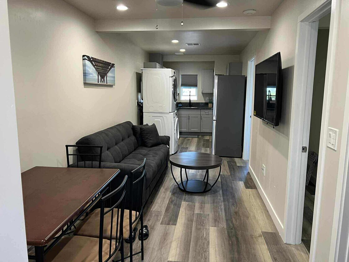 Foto principal - 4239 Montalvo St