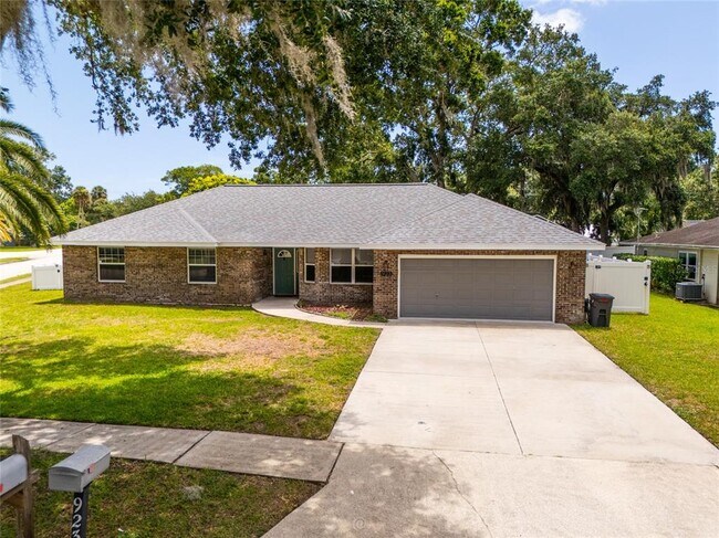 Foto del edificio - 923 Sand Crest Dr