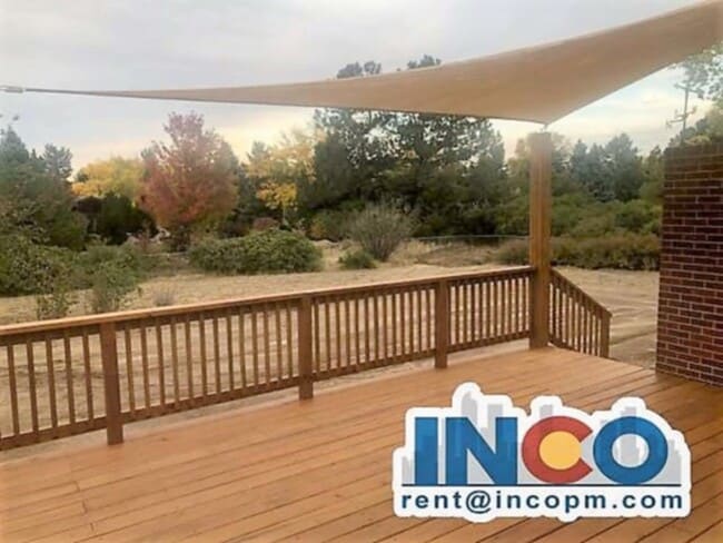 Photo - 4940 Lakeshore Dr House