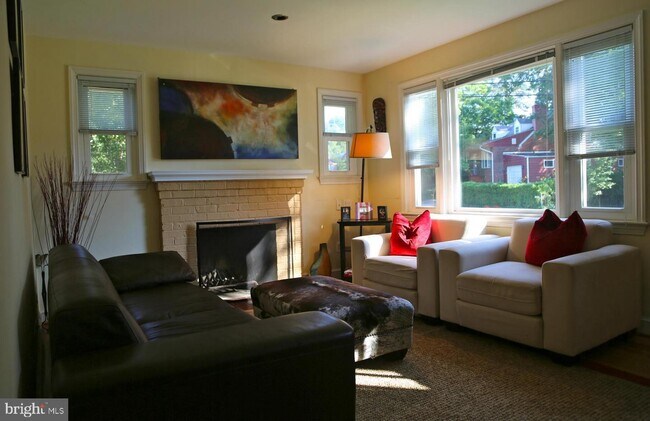Building Photo - 6011 Ryland Dr