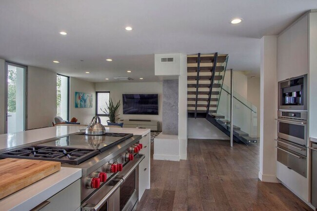 Building Photo - 13708 Pine Needles Dr