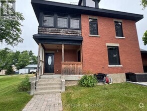 Building Photo - 12 Erinville Dr