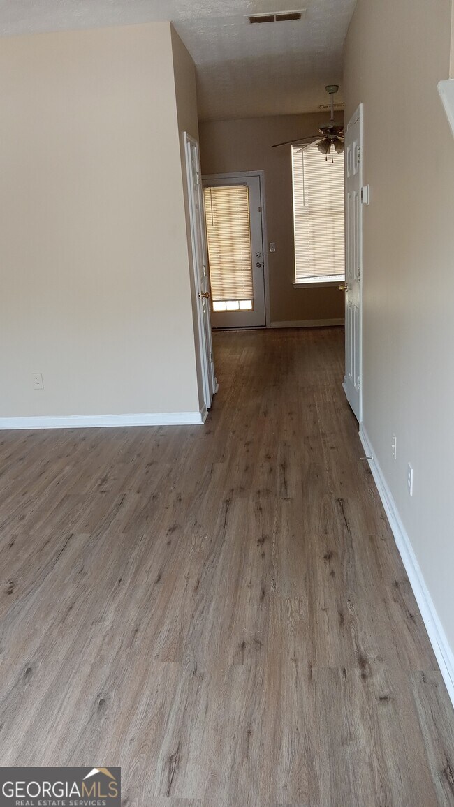 Foto del edificio - 6075 Camden Forrest Dr