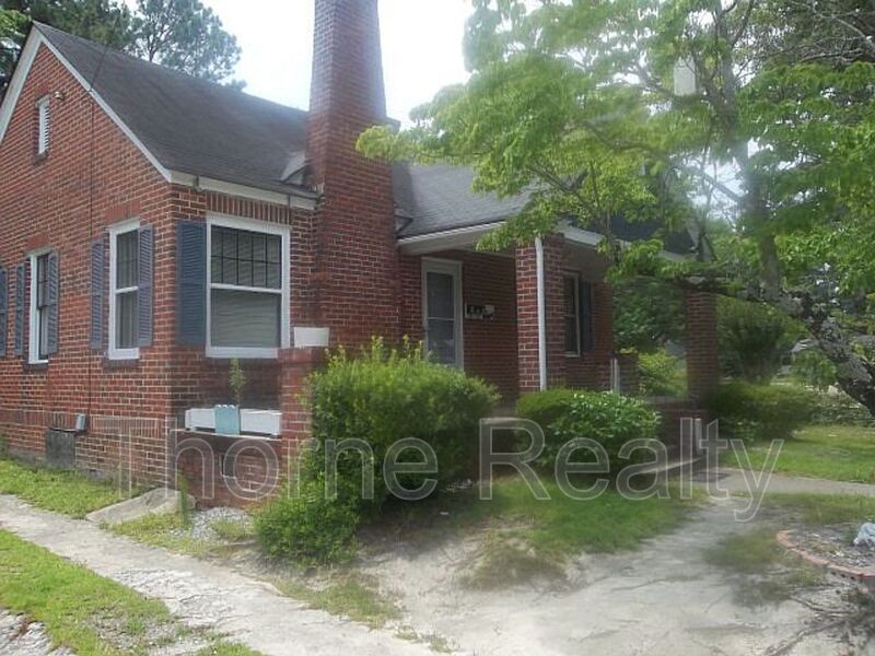 Foto principal - 905 Western Ave