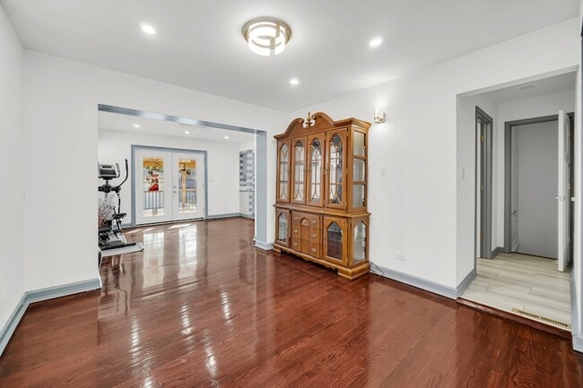 Foto del edificio - 6423 N Seeley Ave