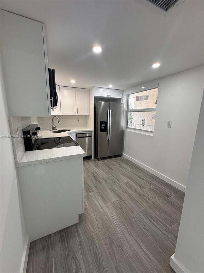 Foto del edificio - 7705 SW 86th St