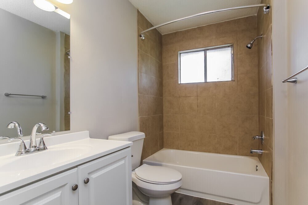 Foto principal - 4310 Shalom Creek Ln