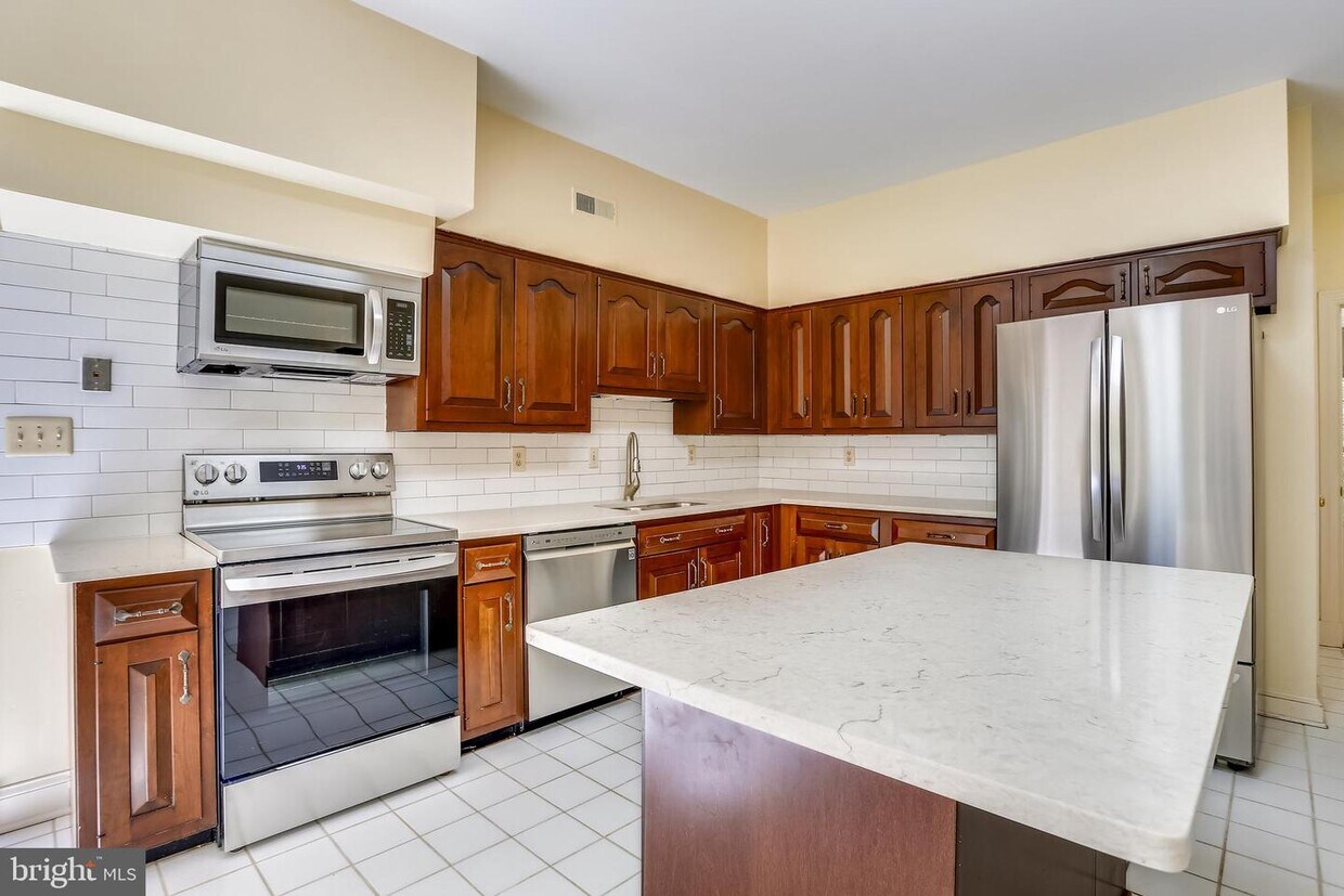 Primary Photo - 13620 Canal Vista Ct