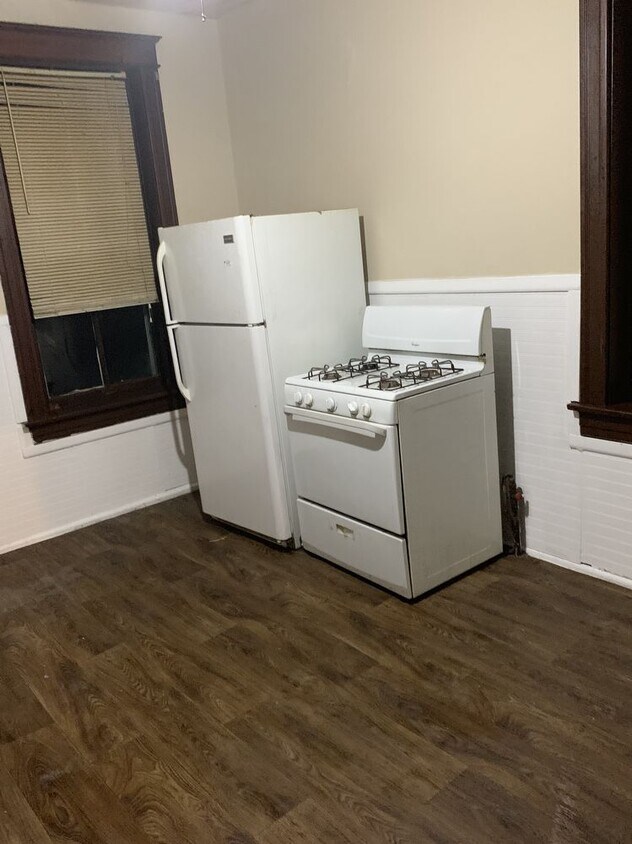 Building Photo - BEAUTIFUL SOUTHSIDE APARTMENT