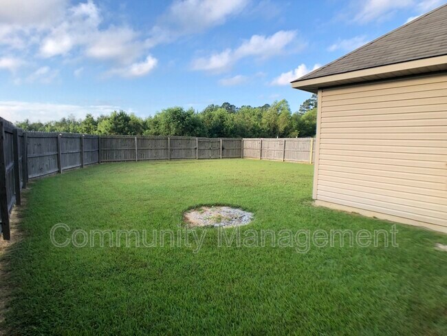 Building Photo - 13838 Ponderosa Dr