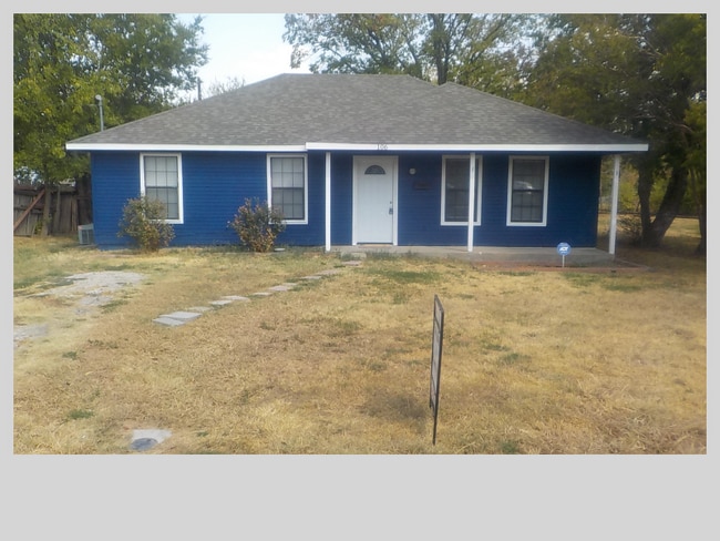 Building Photo - 106 Pecos St