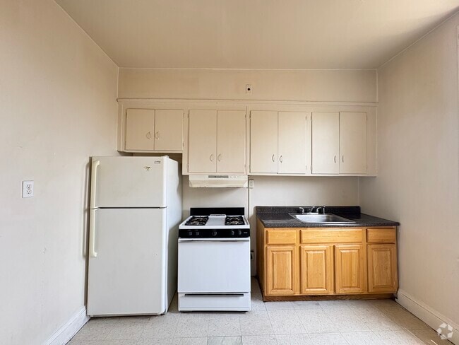 Building Photo - 387 Forrest St