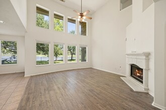 Building Photo - 7711 Summer Shore Dr