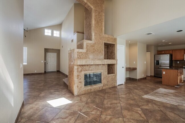 Foto del edificio - Renters Warehouse proudly presents a 3-bedroom Lone Mountain home near Durango Hills Golf Club