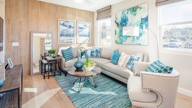 Foto del edificio - 4 Bedroom TownHome in the Skyline Community