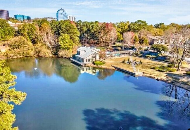 Cumberland, GA Pet Friendly Houses Homes