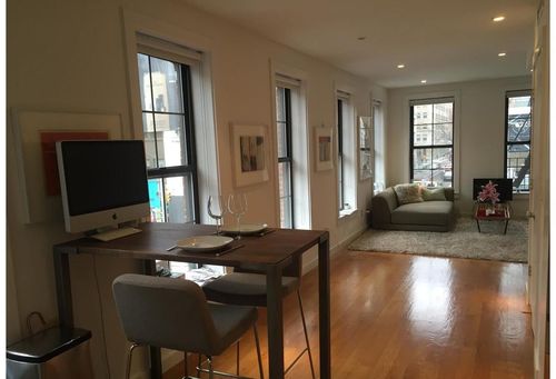 Foto del edificio - 327 Spring St