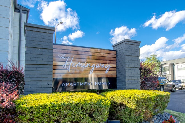 Building Photo - z-120125-The Hemingway